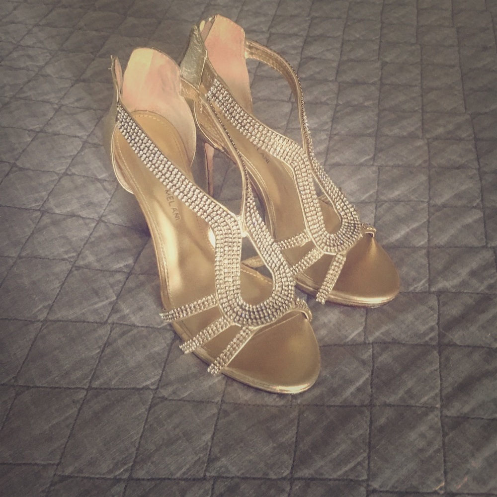 Antonio Melani size 8.5 gold jeweled sandals
